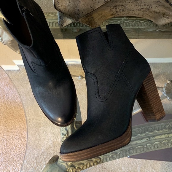 Black Lucky Brand Size 10 Leather Platform Matte Boots with Chunky Heel - Picture 3 of 3